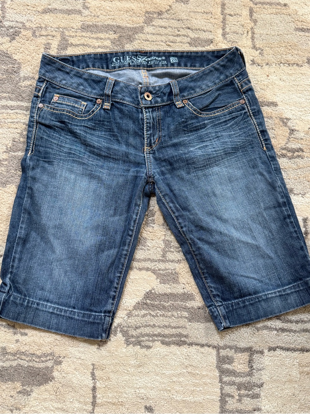 GUESS Jeans Women’s Denim Bermuda Shorts Size 28 Medium Wash Stretch